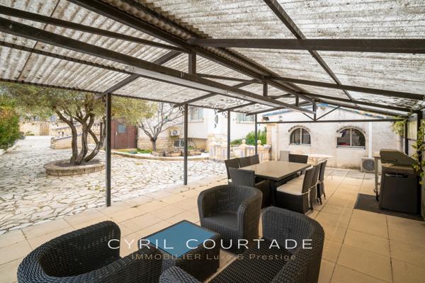 Maison lumineuse avec piscine et dépendance. Terrain de 1250 m²