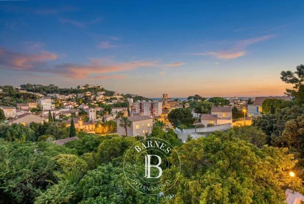 Marseille 7ème, Villa 7 Chambres -  340 m² à vendre