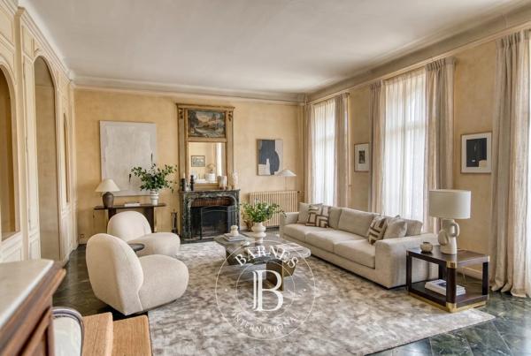 Marseille 7ème, Villa 7 Chambres -  340 m² à vendre