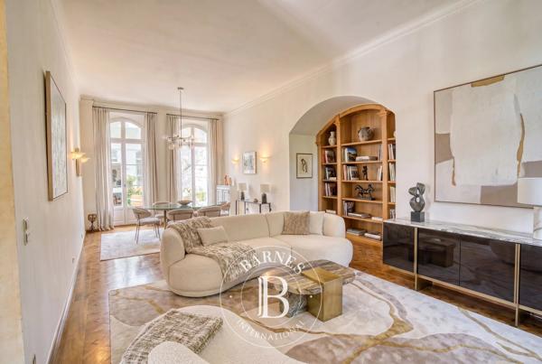Marseille 7ème, Villa 7 Chambres -  340 m² à vendre