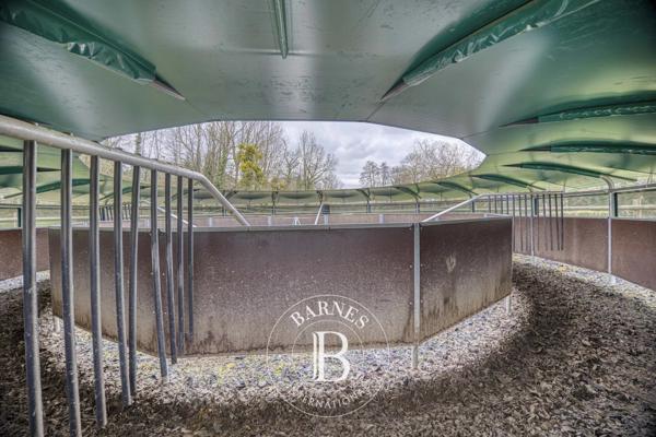 Saint-Genis-Pouilly, Propriété  341 m² à vendre