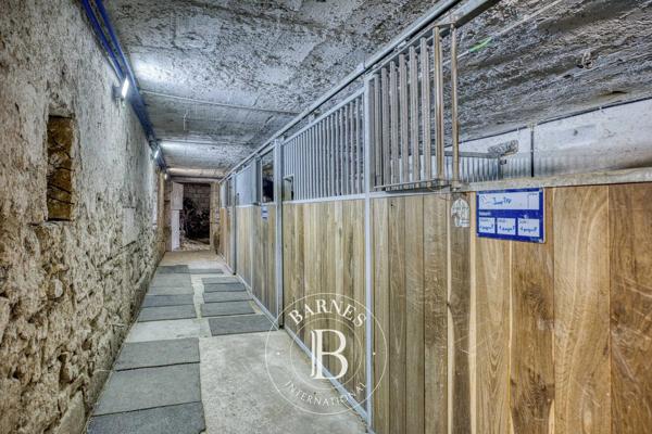 Saint-Genis-Pouilly, Propriété  341 m² à vendre