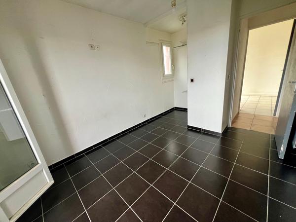 VERTEUILLE T3 77 m2- balcon- vue dégagée 116 000€ FAI