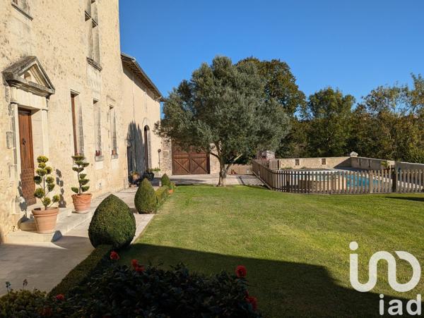 Manoir 8 pièces de 312 m² à Chalais (16210)