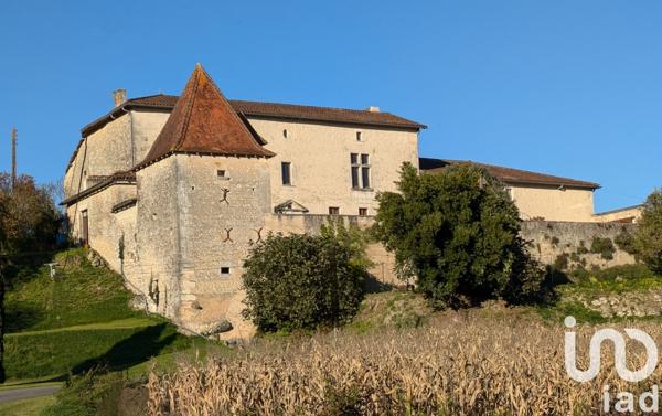 Manoir 8 pièces de 312 m² à Chalais (16210)