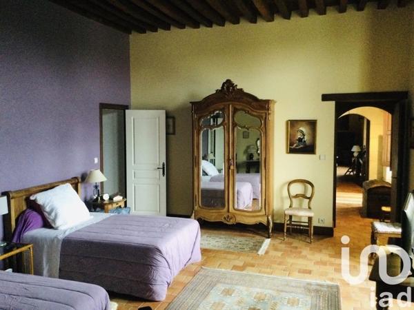 Manoir 8 pièces de 312 m² à Chalais (16210)