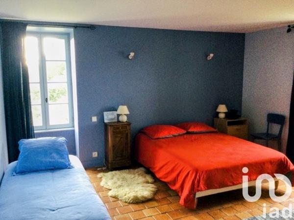 Manoir 8 pièces de 312 m² à Chalais (16210)