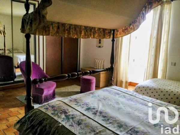 Manoir 8 pièces de 312 m² à Chalais (16210)