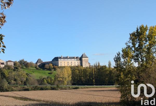 Manoir 8 pièces de 312 m² à Chalais (16210)