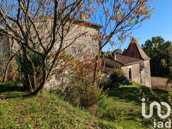 Manoir 8 pièces de 312 m² à Chalais (16210)