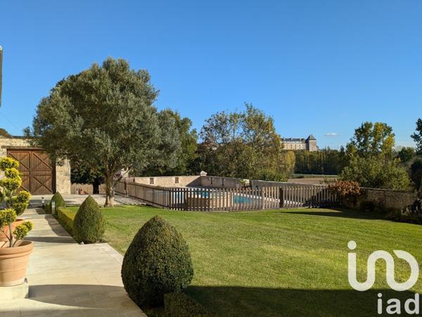 Manoir 8 pièces de 312 m² à Chalais (16210)