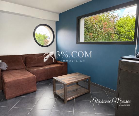 Maison
                                                                                                                                                                                                                                                                                                                        5 pièce(s)                                                                                                                                                                                                          4 chambre(s)                                                                                                                                                                                                          104  m²