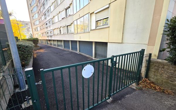 Stationnement à vendre