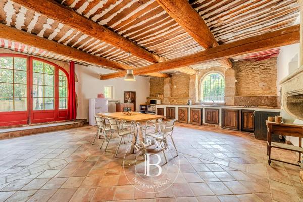 Taillades, Mas 8 Chambres -  395 m² à vendre