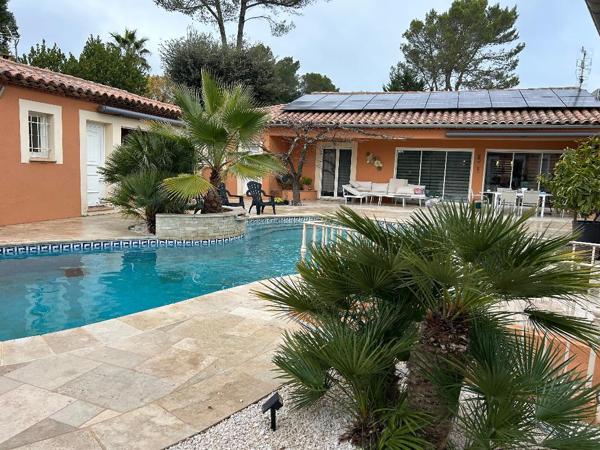 Flassans-sur-Issole (83340) MAISON 6 PIECES 200 M2 ENV. PISCINE + ANNEXE AMENAGEE