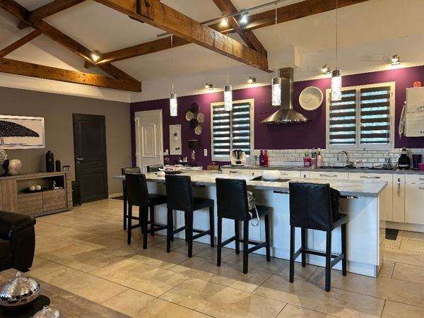 Flassans-sur-Issole (83340) MAISON 6 PIECES 200 M2 ENV. PISCINE + ANNEXE AMENAGEE