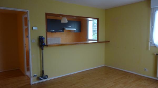 SAINT NAZAIRE OUEST T2 45m2 TRES BON ETAT AVEC PARKING EXTER