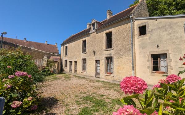 Maison à vendre    8 pièces • 235 m2 Mathieu