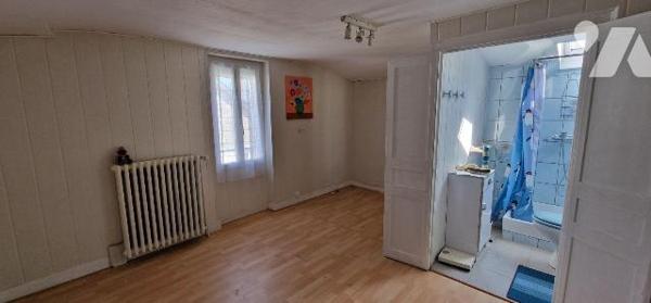 Maison à vendre à Thouars (79100) en Deux-Sèvres (79)

À vendre, maison située à Thouars, cod...