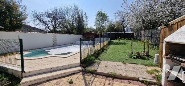 Maison à vendre à Thouars (79100) en Deux-Sèvres (79)

À vendre, maison située à Thouars, cod...