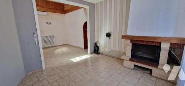 Maison à vendre à Thouars (79100) en Deux-Sèvres (79)

À vendre, maison située à Thouars, cod...