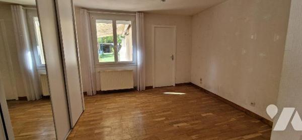 Maison à vendre à Thouars (79100) en Deux-Sèvres (79)

À vendre, maison située à Thouars, cod...