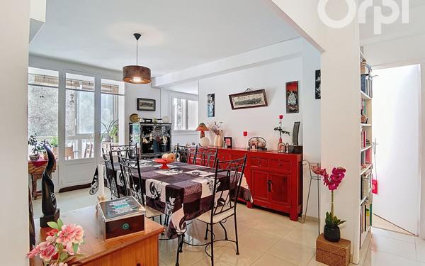 Appartement à vendre    4 pièces •  Toulon