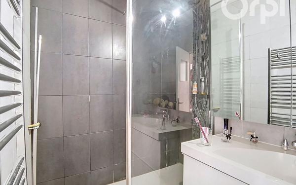 Appartement à vendre    4 pièces •  Toulon