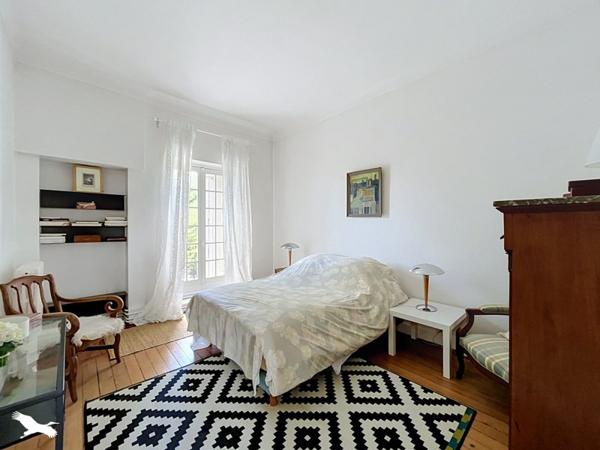 Maison à vendre 783 000 € Eysines 8 p 250 m² DPE D