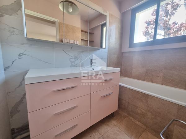 Appartement Neuilly Sur Marne  5 pièce(s) 107 m2