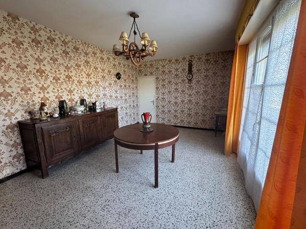 Maison à Vayres de 5 pièces de 105 m2 - 3 chambres - Un chai de 60 m² - Terrain de 1270 m²