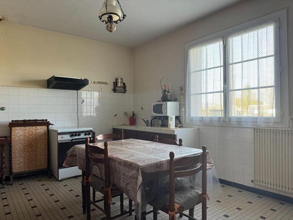Maison à Vayres de 5 pièces de 105 m2 - 3 chambres - Un chai de 60 m² - Terrain de 1270 m²