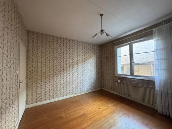 Maison à Vayres de 5 pièces de 105 m2 - 3 chambres - Un chai de 60 m² - Terrain de 1270 m²