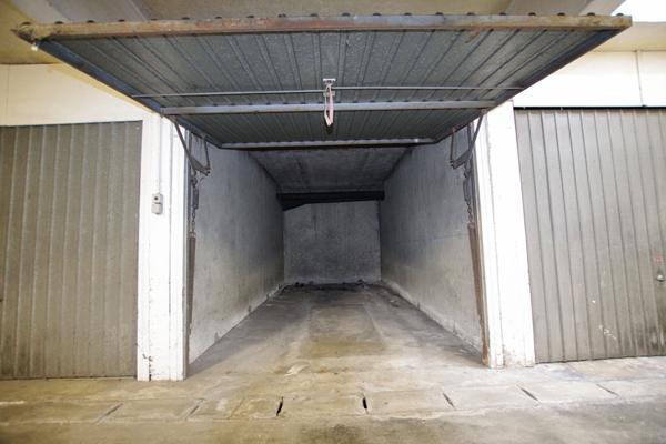 A louer Box fermé  / garage sécurisé