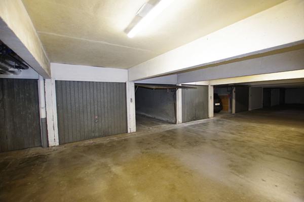 A louer Box fermé  / garage sécurisé