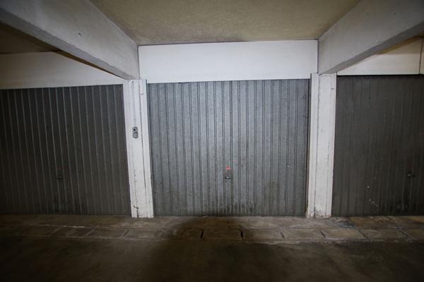 A louer Box fermé  / garage sécurisé