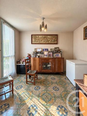 Appartement F5 à vendre  5 pièces - 95,55 m 2   CARROS  - 06