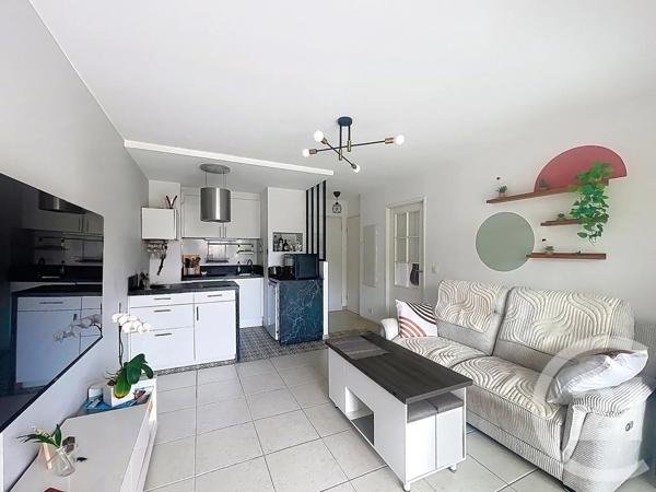 Appartement F2 à vendre  2 pièces - 31 m 2   ANTIBES  - 06