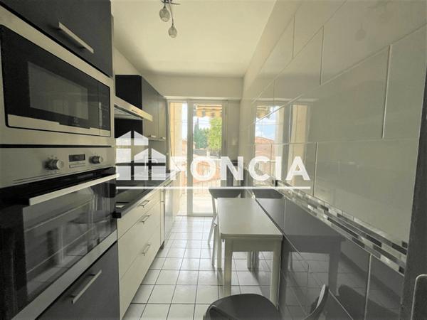 Location Appartement 2 pièces 59.24 m² - 56 RUE DAILLON Toulon 83000