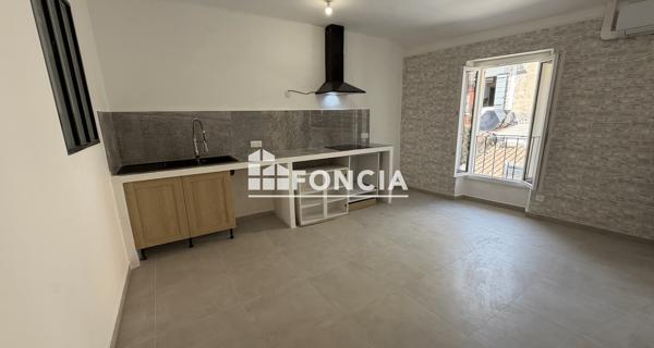 Location Studio 44.5 m² - Lamanon 13113