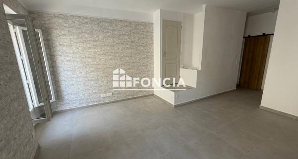 Location Studio 44.5 m² - Lamanon 13113