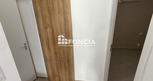 Location Studio 44.5 m² - Lamanon 13113
