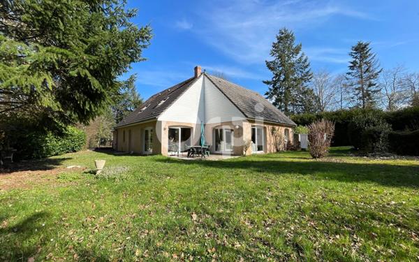 Maison à vendre    6 pièces •  Sylvains-les-Moulins