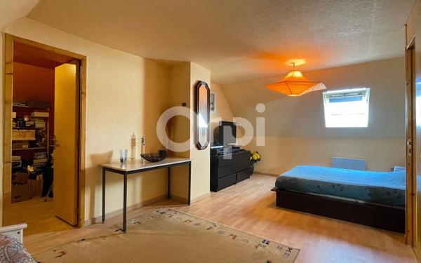 Maison à vendre    6 pièces •  Sylvains-les-Moulins