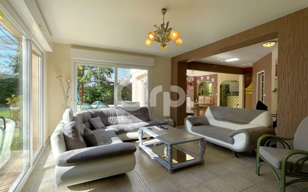 Maison à vendre    6 pièces •  Sylvains-les-Moulins