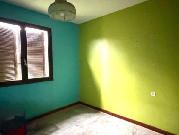 MIRANDE(32): MAISON TRADITIONNELLE 1975, 4 chambres, AU CALME, piscine couverte, 3000m2 terrain, impasse