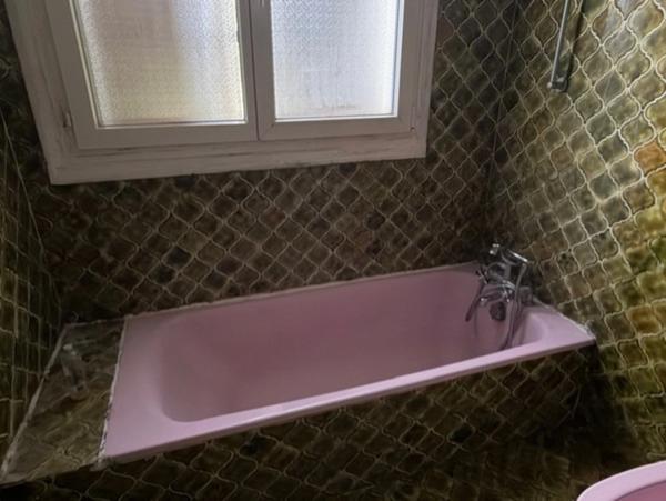 MIRANDE(32): MAISON TRADITIONNELLE 1975, 4 chambres, AU CALME, piscine couverte, 3000m2 terrain, impasse