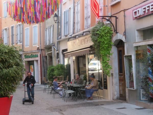 Local commercial à LOUER DIGNE LES BAINS (04000) ZONE PIETONNE