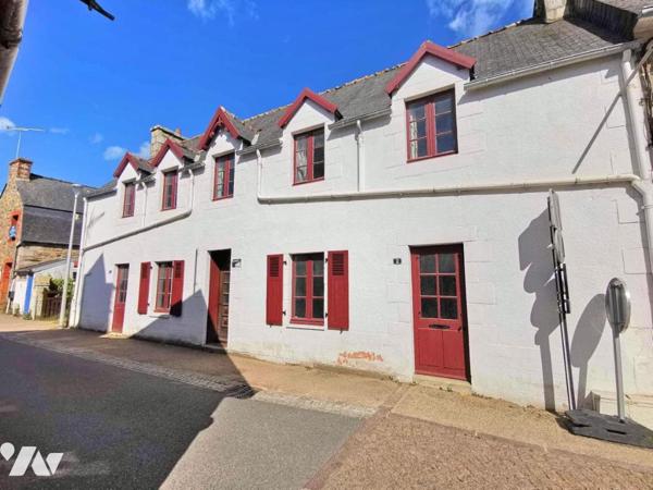 Maison en Pierre à Rénover à Proximité Immédiate du Port de Plaisance !