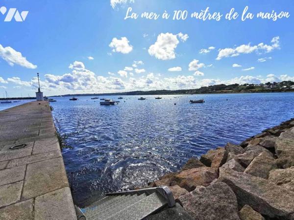 Maison en Pierre à Rénover à Proximité Immédiate du Port de Plaisance !